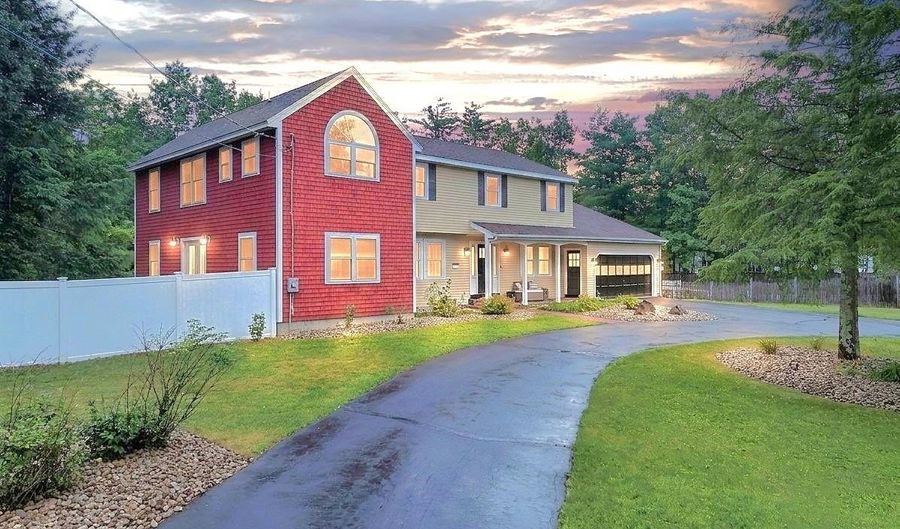 11 Wendover Way, Bedford, NH 03110 - 5 Beds, 3 Bath