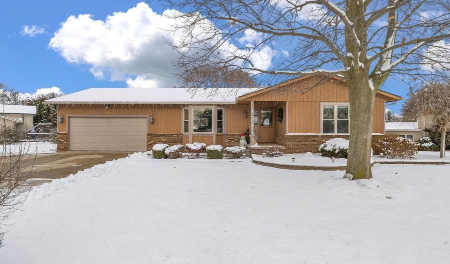 415 W Winds, Almont, MI 48003 - 3 Beds, 2 Bath