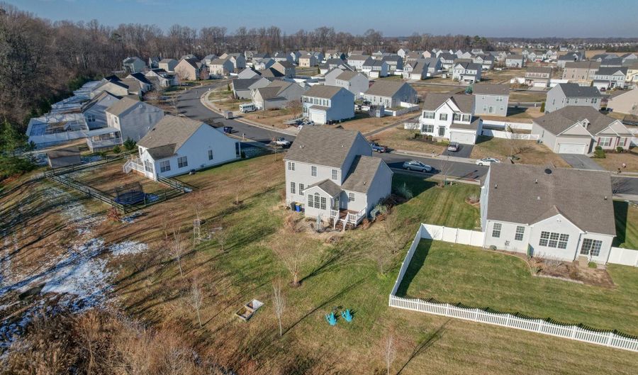 588 OLDE FIELD Dr, Magnolia, DE 19962 - 3 Beds, 4 Bath