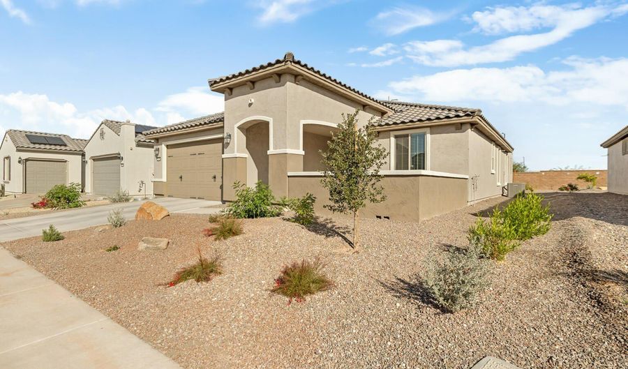 26448 W KIMBERLY Way, Buckeye, AZ 85396 - 2 Beds, 3 Bath