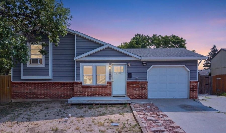 2211 ROOKS Ave, Cheyenne, WY 82007 - 4 Beds, 3 Bath