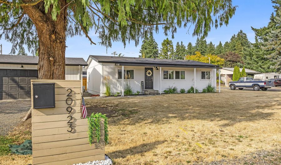 20923 NE FILBERT St, Aurora, OR 97002 - 3 Beds, 2 Bath