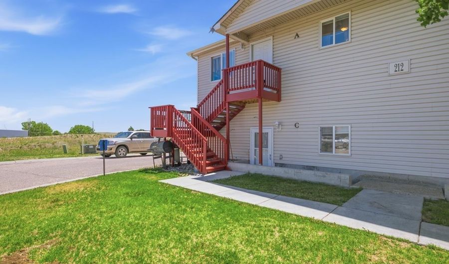 212 COUNTRY WEST Rd 7A, Cheyenne, WY 82007 - 3 Beds, 2 Bath