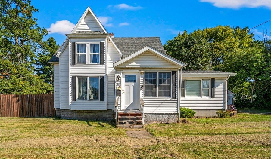 1923 W 11th St, Ashtabula, OH 44004 - 3 Beds, 2 Bath