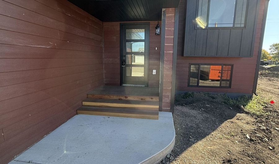 648 Eagle Ct, Box Elder, SD 57719 - 4 Beds, 3 Bath