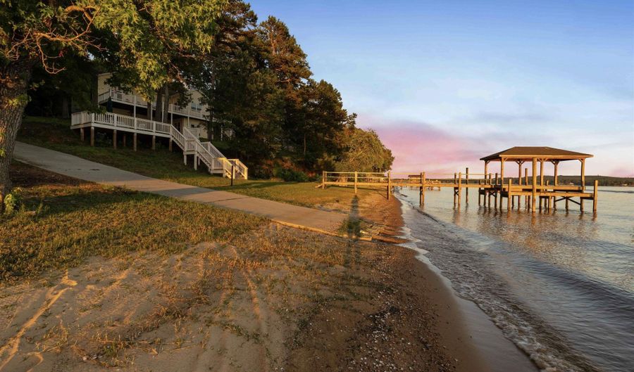 2700 Harbor View Rd, Camden, SC 29020 - 3 Beds, 4 Bath