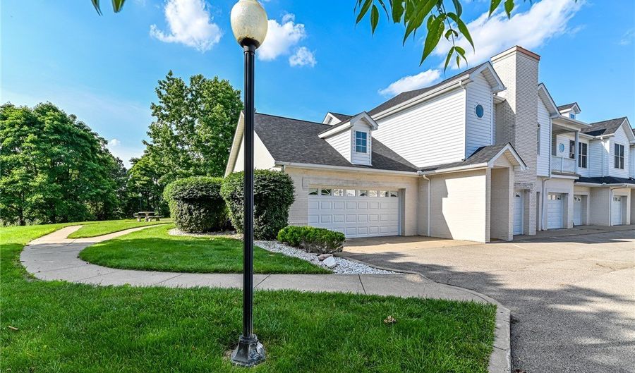 208 Adams Pointe Blvd 6, Adams Twp., PA 16046 - 2 Beds, 2 Bath