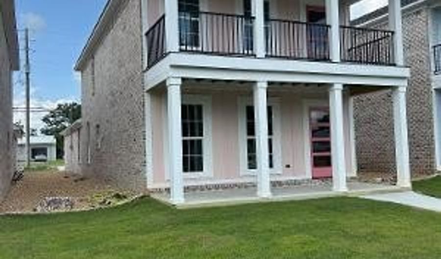 212 S 3rd St, Amory, MS 38821 - 3 Beds, 2 Bath