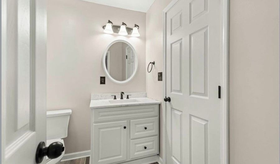 794 Robinhood Dr, Aurora, OH 44202 - 4 Beds, 2 Bath