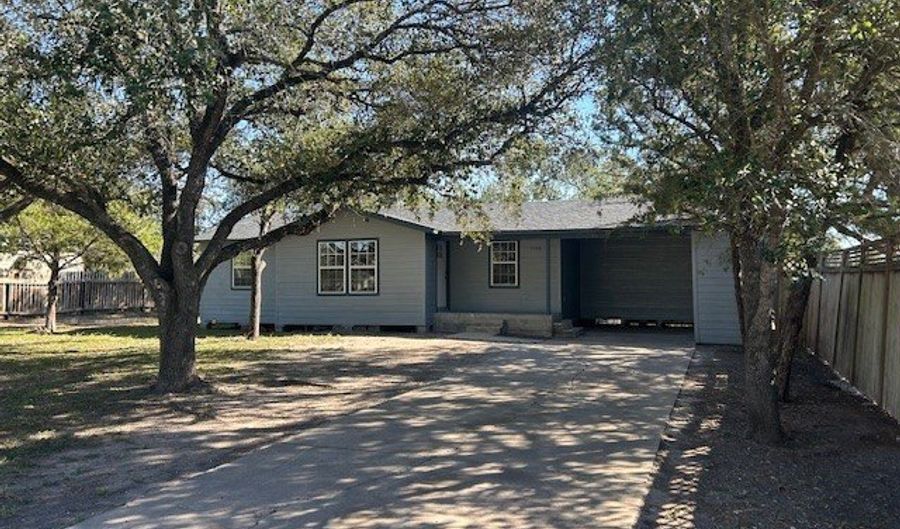 1106 3rd St, Agua Dulce, TX 78330 - 3 Beds, 2 Bath