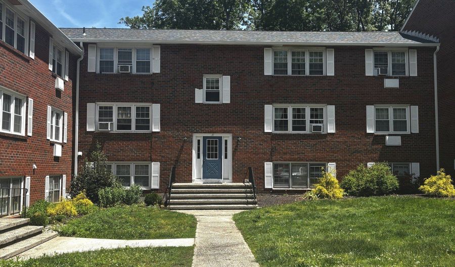 39 Briarwood Ln A, Branford, CT 06405 - 1 Beds, 1 Bath