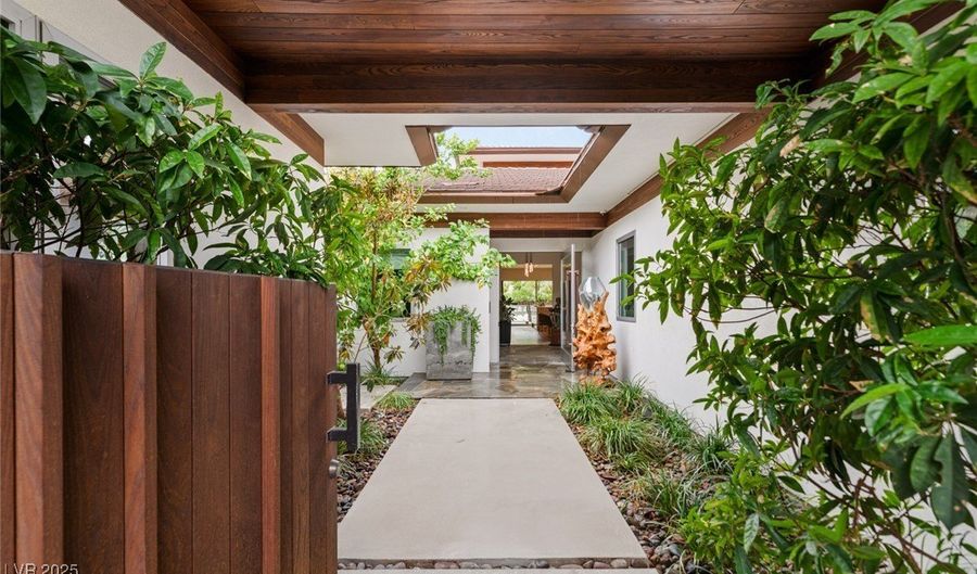 2951 Brighton Creek Ct, Las Vegas, NV 89135 - 4 Beds, 4 Bath