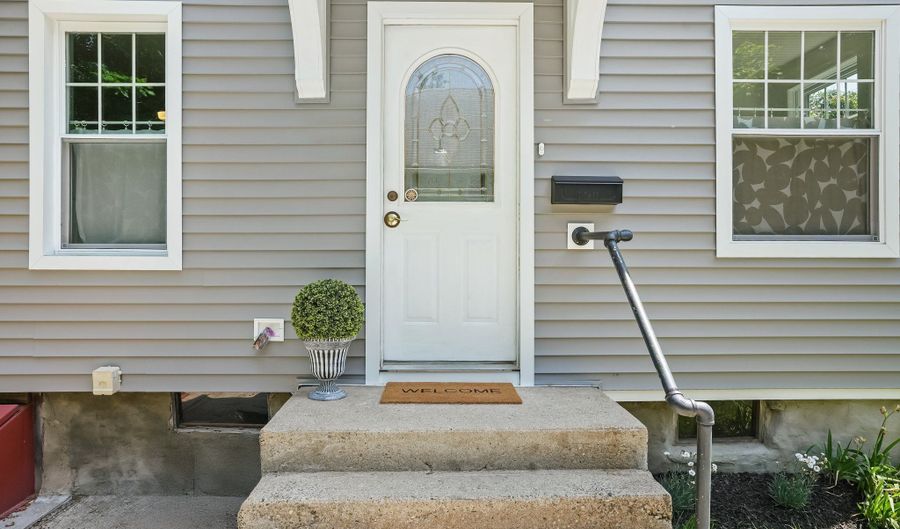 200 Meadow St, Branford, CT 06405 - 2 Beds, 2 Bath