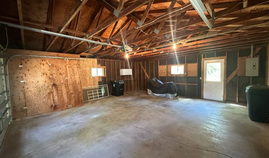 1003 E State St, Atkinson, NE 68713 - 4 Beds, 1 Bath