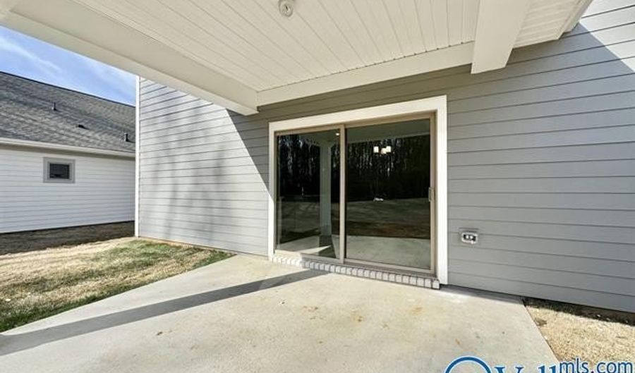 14668 Mountain Stream Dr, Athens, AL 35613 - 5 Beds, 3 Bath