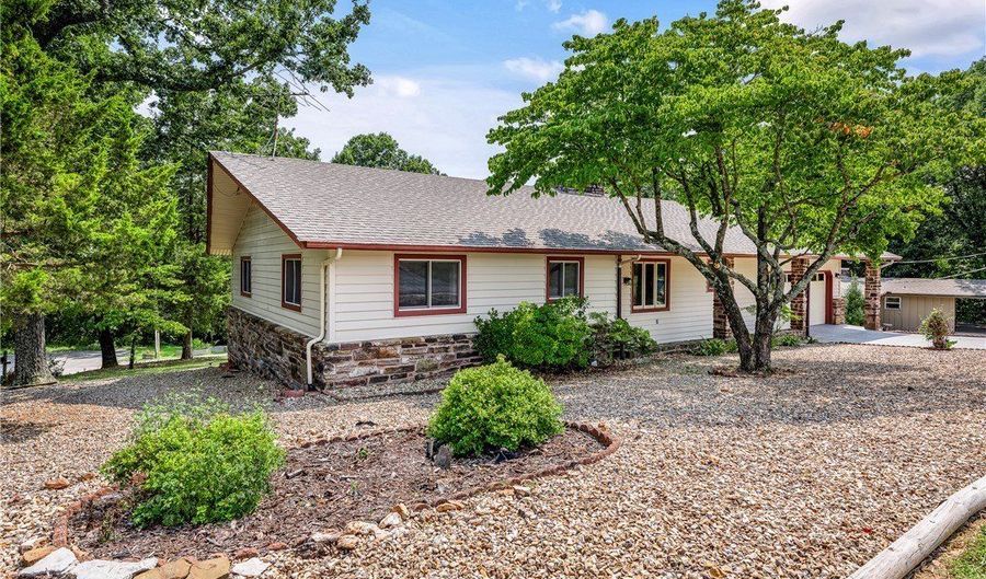 9 Lawson Ln, Bella Vista, AR 72715 - 2 Beds, 2 Bath