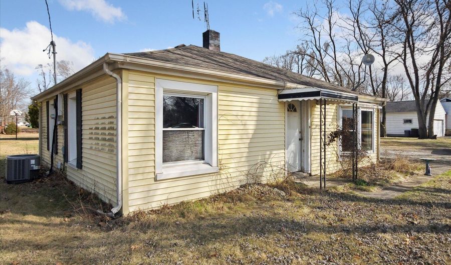 4731 N Adrian Hwy, Adrian, MI 49221 - 3 Beds, 1 Bath