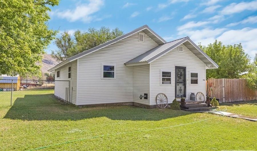 366 N Water St, Arco, ID 83213 - 3 Beds, 1 Bath