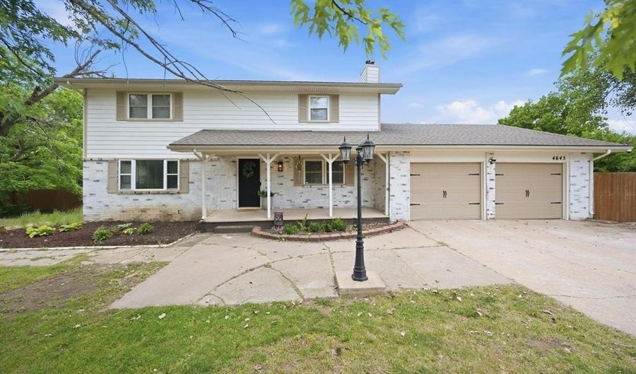 4645 N Hillcrest St, Bel Aire, KS 67220 - 5 Beds, 4 Bath