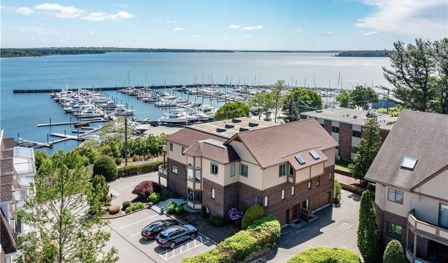 3976 Post Rd, Warwick, RI 02886 - 1 Beds, 2 Bath