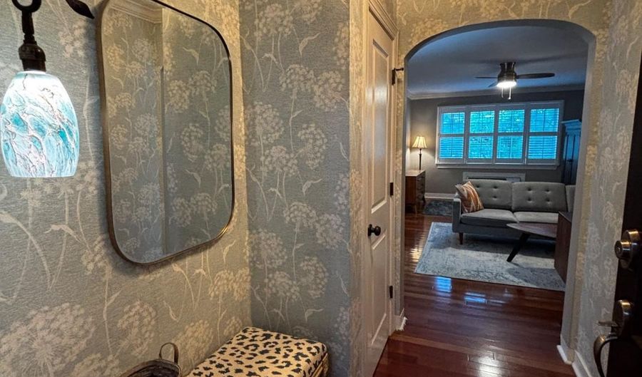 820 S WASHINGTON St 226, Alexandria, VA 22314 - 1 Beds, 1 Bath