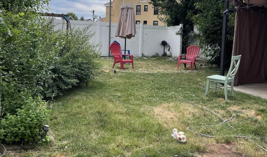 25 KELLY Pkwy, Bayonne, NJ 07002 - 3 Beds, 1 Bath
