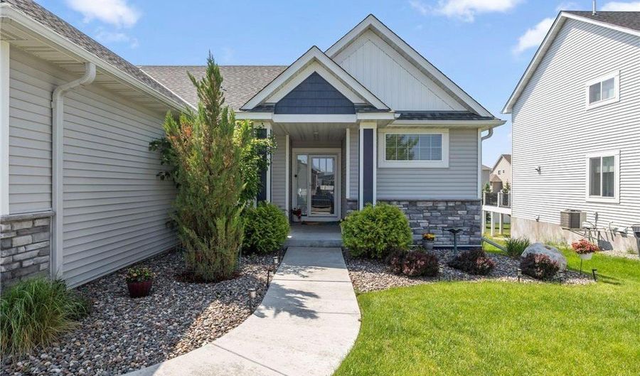 15672 Fairchild Way, Apple Valley, MN 55124 - 4 Beds, 4 Bath