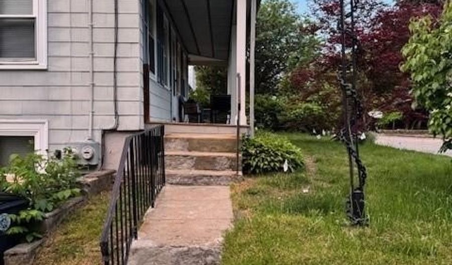43 Meeting St, Coventry, RI 02816 - 2 Beds, 1 Bath