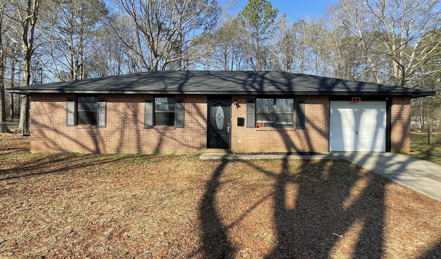 249 W Valley Dr, Fort Valley, GA 31030 - 3 Beds, 1 Bath