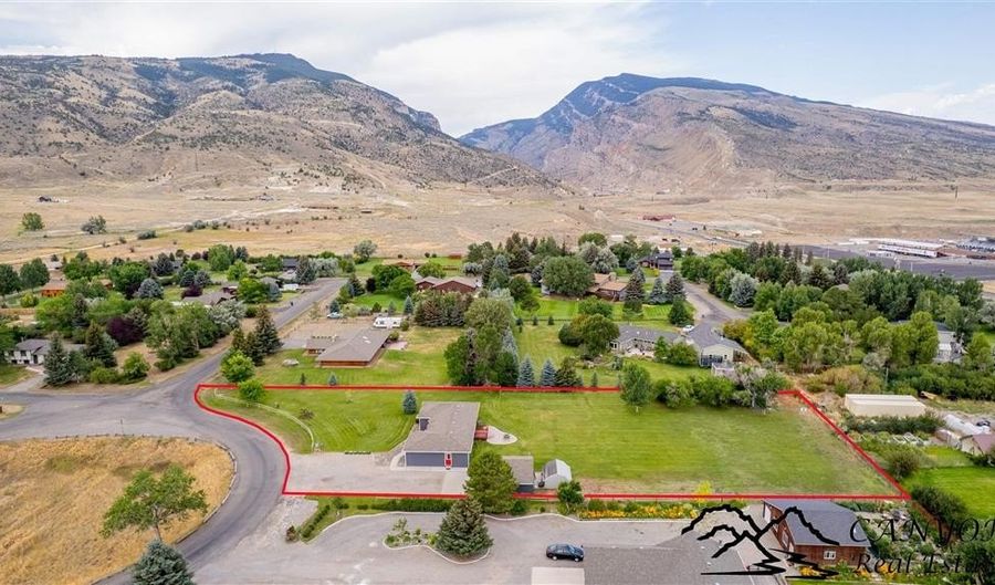125 Spirit Mountain Dr, Cody, WY 82414 - 3 Beds, 2 Bath