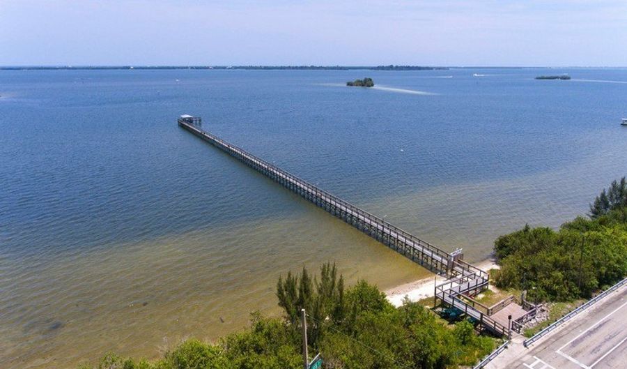 900 Laurel Cir, Barefoot Bay, FL 32976 - 2 Beds, 2 Bath