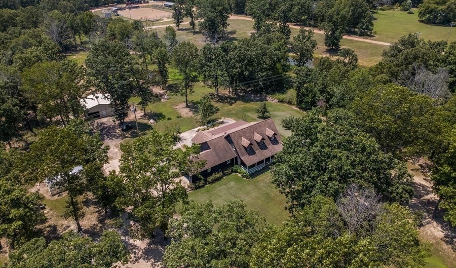 13633 U.S. 62, Ash Flat, AR 72513 - 3 Beds, 3 Bath