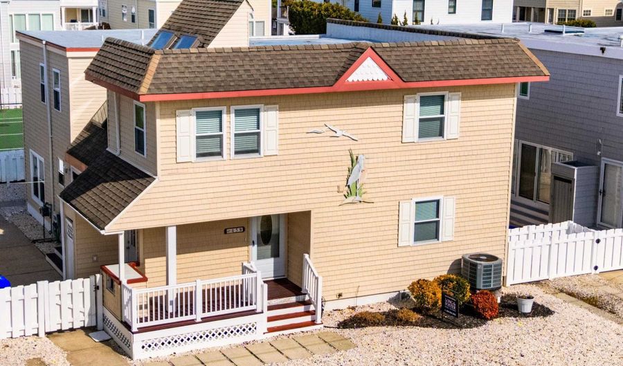45 W 19th St, Avalon, NJ 08202 - 5 Beds, 3 Bath