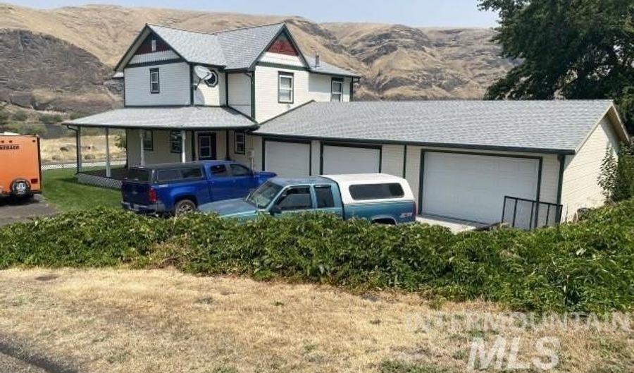 1204 1st St, Asotin, WA 99402 - 4 Beds, 3 Bath