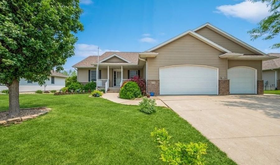 608 Ridgeview Way, Atkins, IA 52206 - 4 Beds, 4 Bath