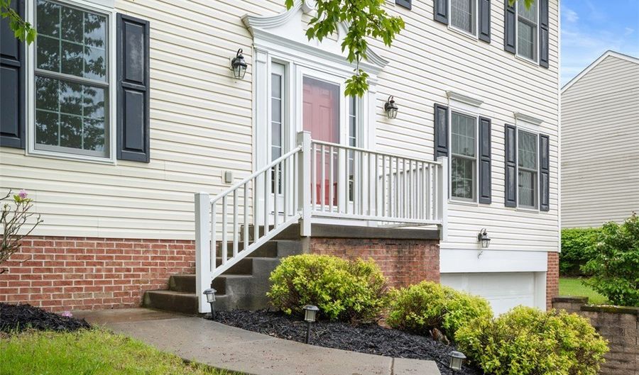 939 White Water Dr, Adams Twp., PA 16046 - 4 Beds, 3 Bath