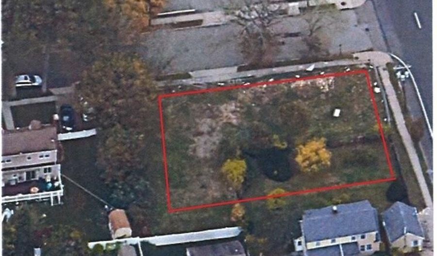 847 Willis Ave, Albertson, NY 11507 - 0 Beds, 0 Bath