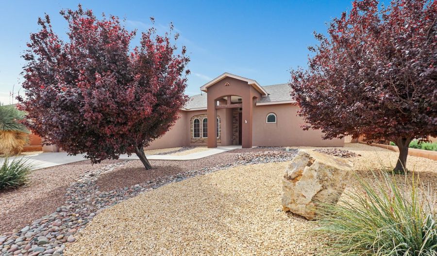 418 San Simon Dr, Alamogordo, NM 88310 - 4 Beds, 2 Bath