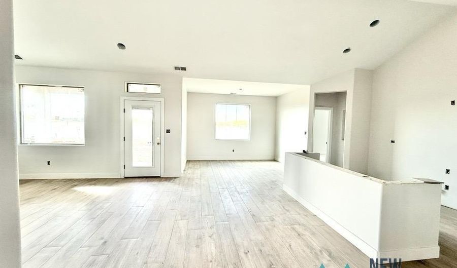 2526 Segovia Ct, Carlsbad, NM 88220 - 3 Beds, 2 Bath