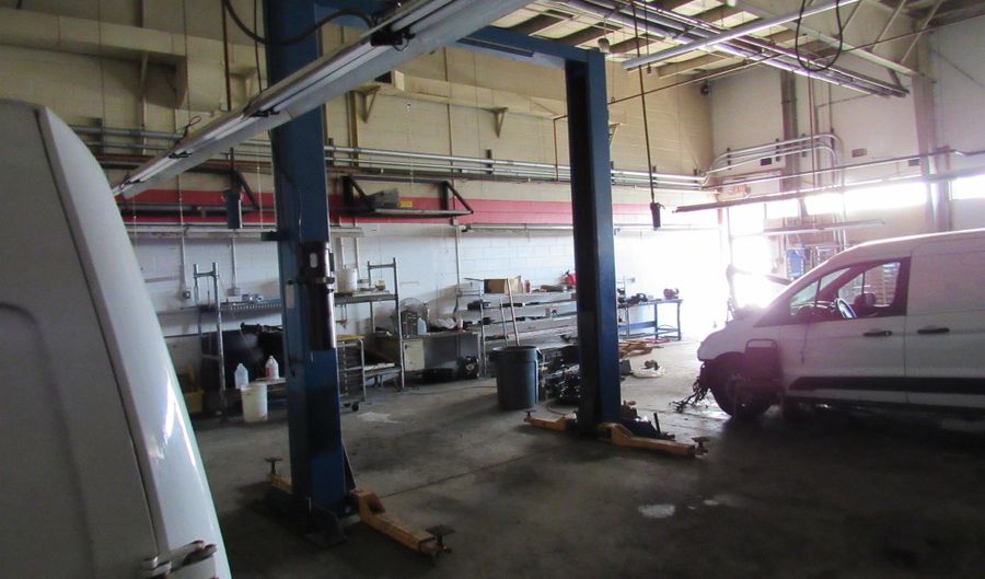 1905 N Wayne St, Angola, IN 46703 - 0 Beds, 3 Bath