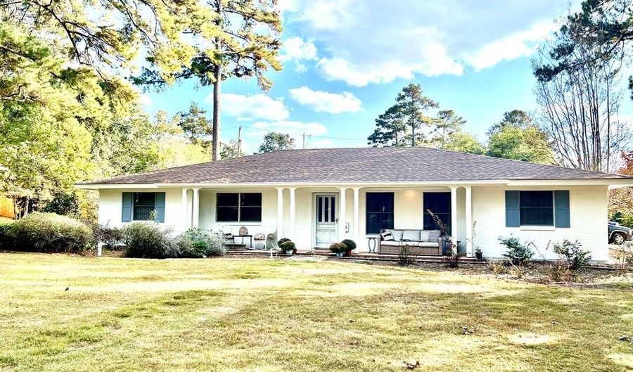 405 Bay St, Brookhaven, MS 39601 - 4 Beds, 3 Bath