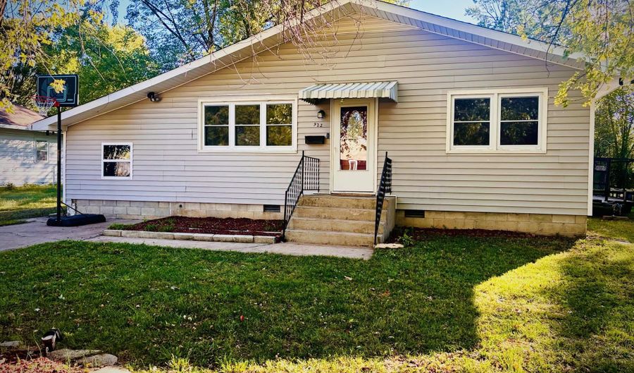 922 S Oak Ave, Aurora, MO 65605 - 3 Beds, 2 Bath