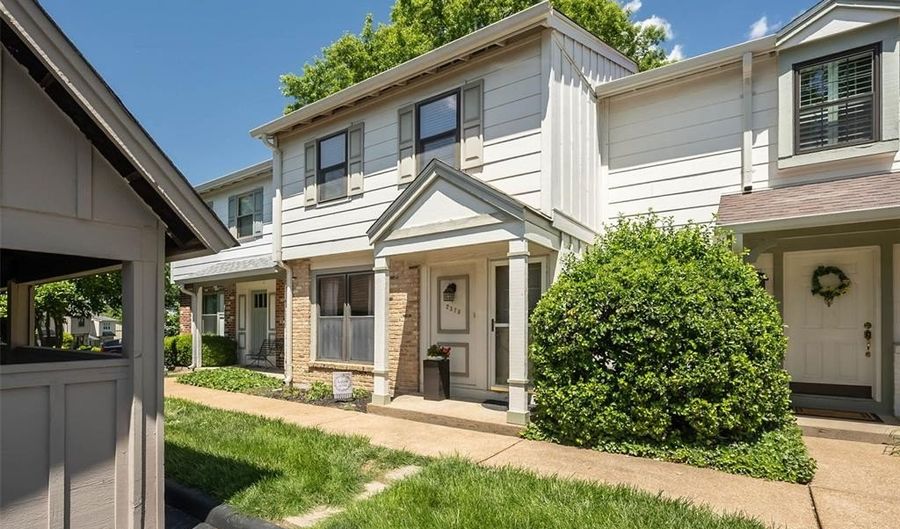 2370 Hidden Meadow Ln, Ballwin, MO 63021 - 3 Beds, 3 Bath