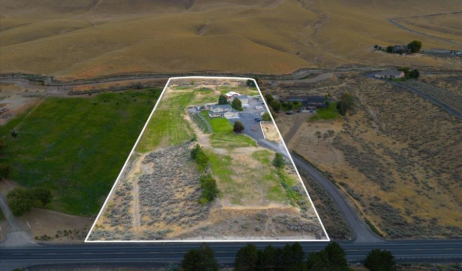 19624 N Webber Canyon Rd, Benton City, WA 99320 - 4 Beds, 4 Bath