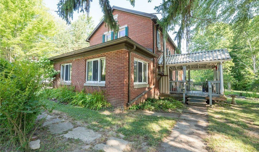 664 Monroe Ave, Angola, NY 14006 - 4 Beds, 2 Bath