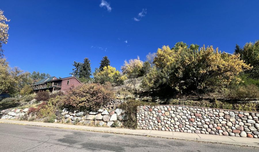 216 E Homestead Dr, Basalt, CO 81621 - 4 Beds, 2 Bath