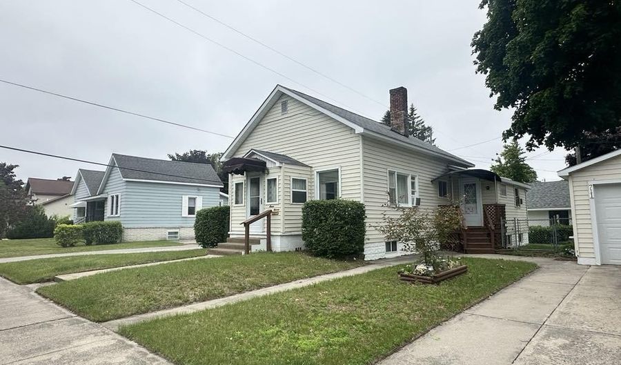 711 S 8th Ave, Alpena, MI 49707 - 2 Beds, 1 Bath