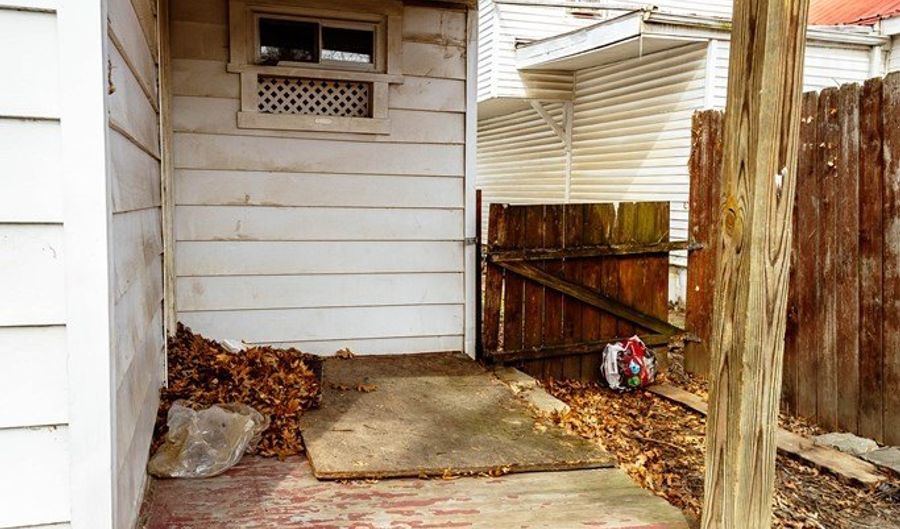 404 E 2nd St, Augusta, KY 41002 - 2 Beds, 1 Bath