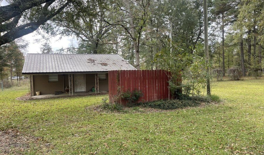 5490 Scotland Rd, Bentonia, MS 39040 - 3 Beds, 3 Bath