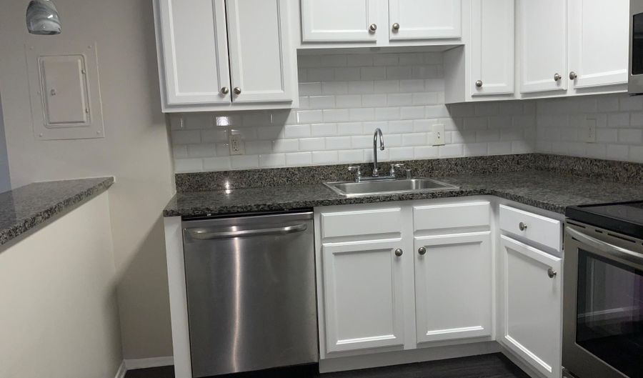 4500 S FOUR MILE RUN Dr 808, Arlington, VA 22204 - 1 Beds, 1 Bath